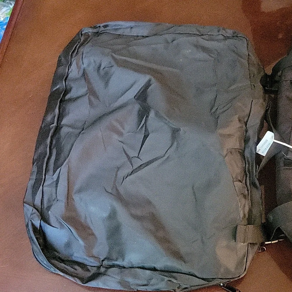 Asenlin Travel Backpack - Picture 4 of 5